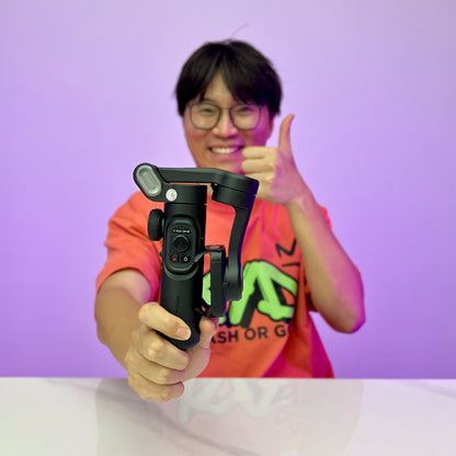 [GOLD] AOCHUAN Smart XE – 3-Axis Foldable Smartphone Gimbal with Gesture Control, Joystick, and AI Face Tracking